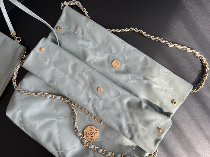 Handbag Chanel size 35cmx37cmx7 cm