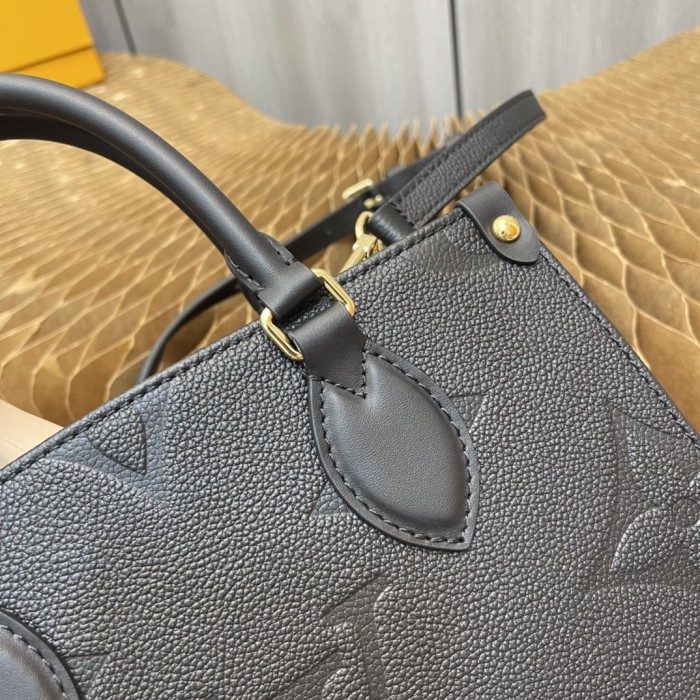 Handbag Louis Vuitton M45653 size 25x19x11.5 cm