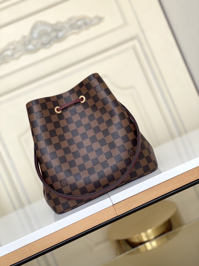 Handbag Louis Vuitton M44022 size 26.0 x 22.0 x 27.0 cm