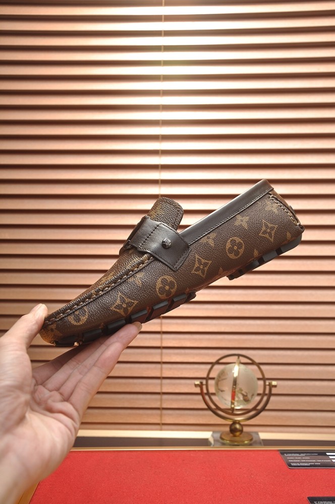 Louis Vuitton Leather Boots 32