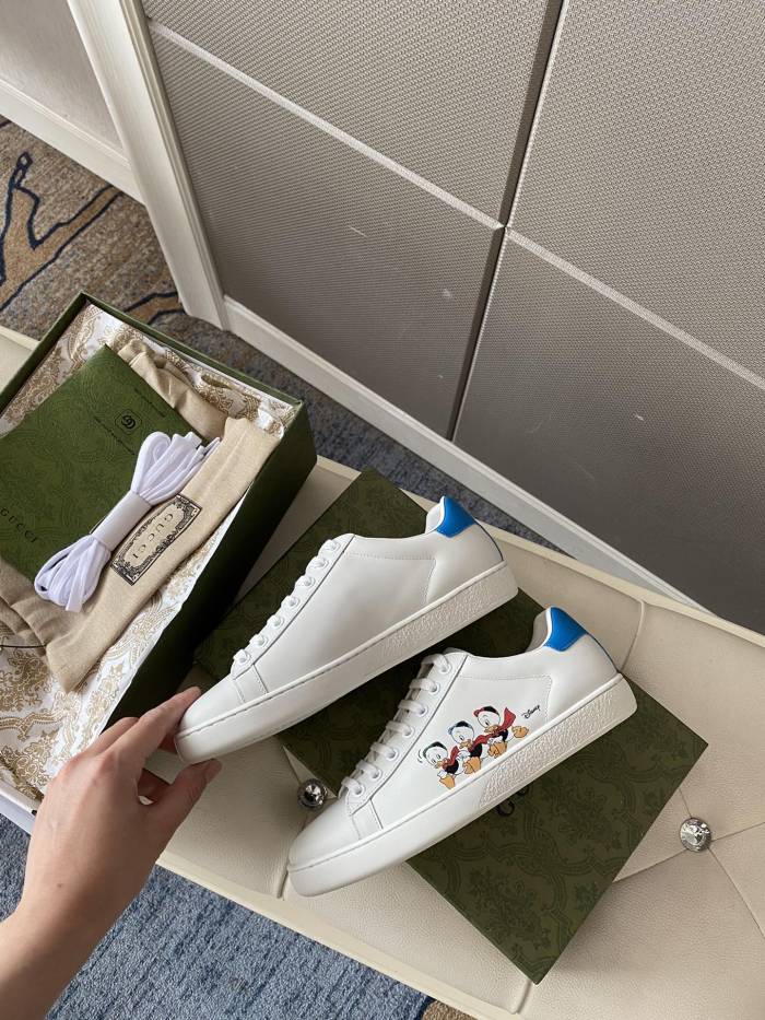 Gucci Women's Ace sneaker with bee sneaker 4