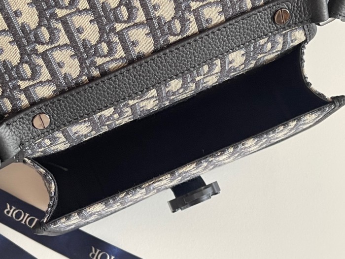 Handbag Dior 93352 size 20.5*16*5 cm