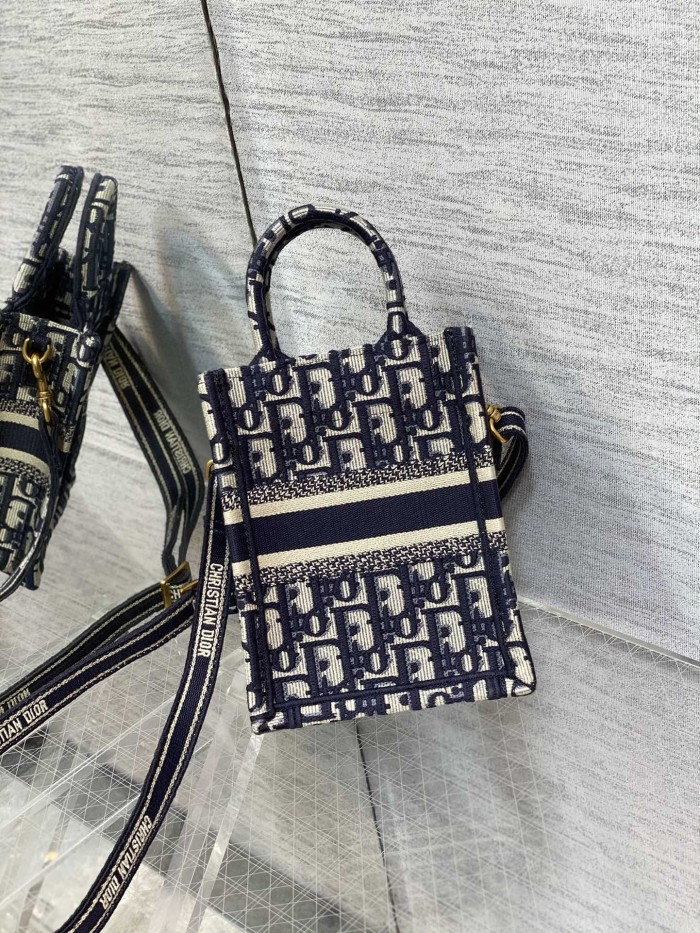 Handbag Dior size 13.5*5*18 cm