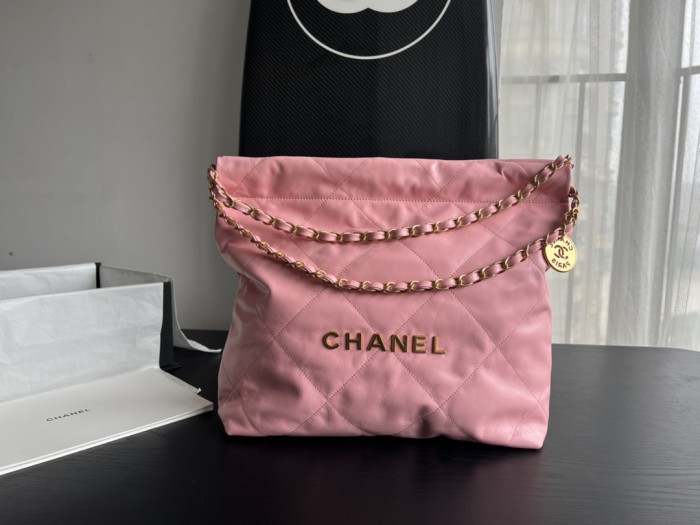 Handbag Chanel size 39cmx42cmx8 cm