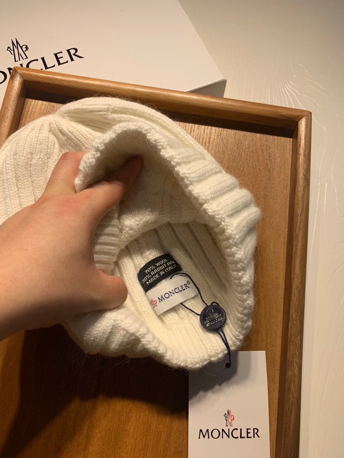 Hat Moncler 3