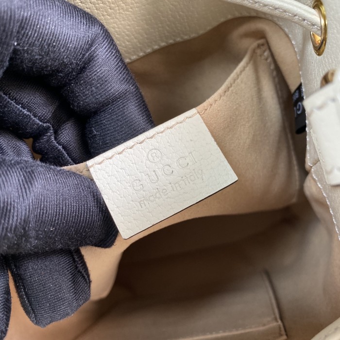 Handbag Gucci 610846 size 20.5*26*11 cm