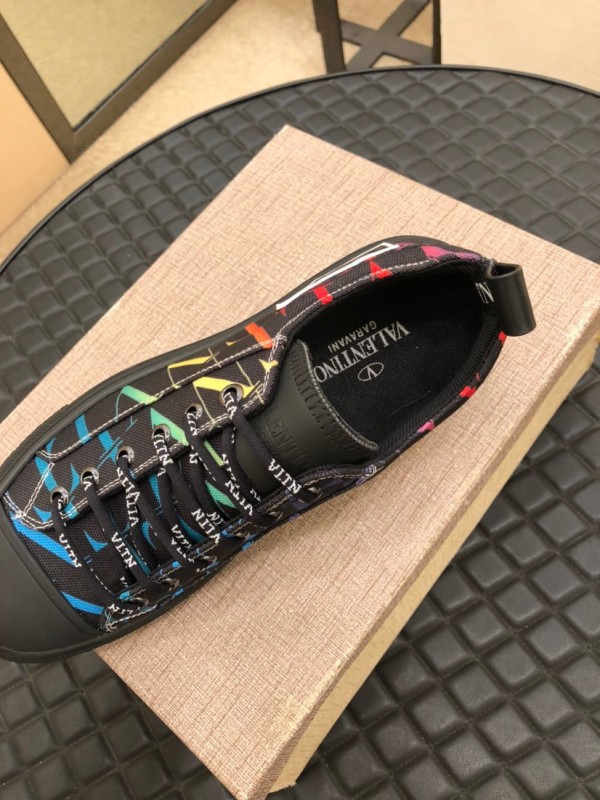 Valentino Garavani Giggies VLTN TIMES low-top sneakers 1