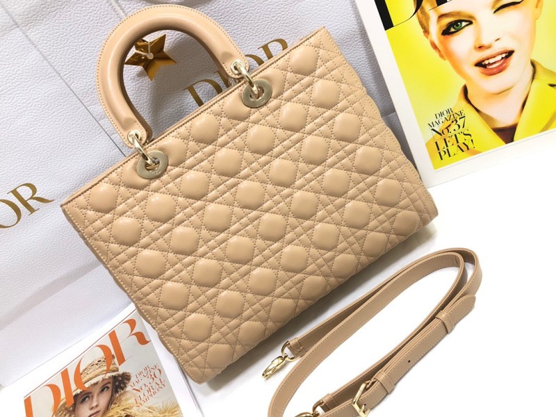 Handbag Dior M0566 size 32*25*11 cm
