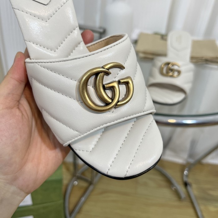 Gucci Women's Double G slide sandal WOMEN 7