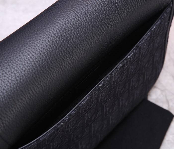 Handbag Dior 93322 size 23 x 18 x 6 cm