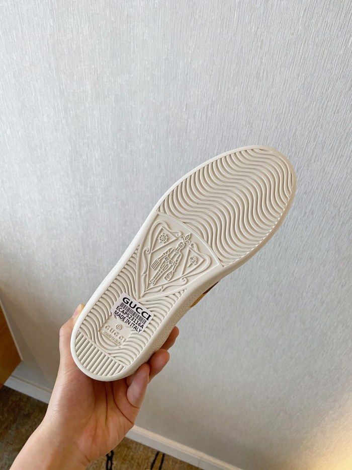 Gucci Women's Ace sneaker with bee sneaker 4