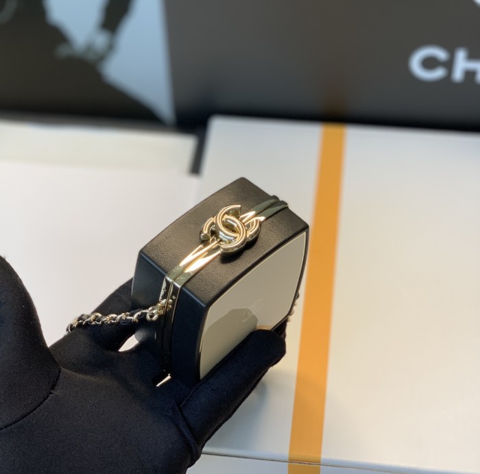 Handbag Chanel size 8*8*4 Cm