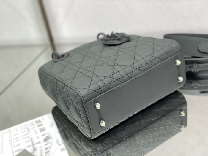 Handbag Dior size 20 cm