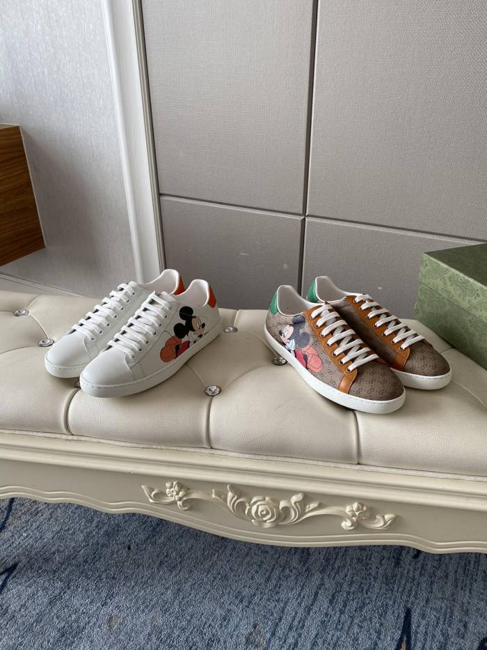 Gucci Women's Ace sneaker with bee sneaker 4