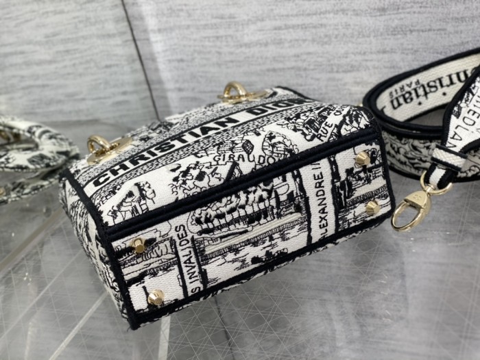 Handbag Dior size 17*7*15 cm