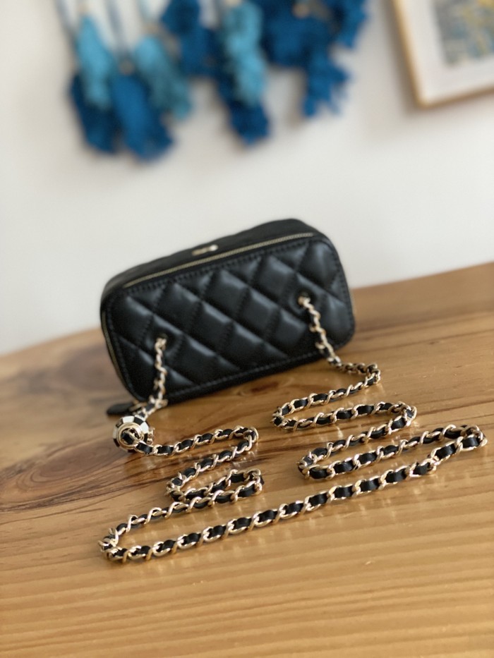 Handbag Chanel 81242 size 17 cm