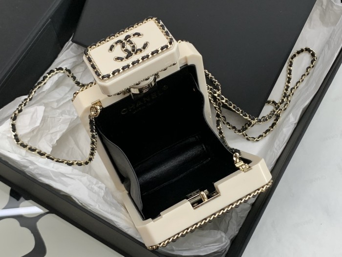 Handbag Chanel sizez 16*9*3.5* cm