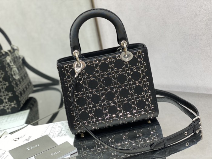 Handbag Dior size 24 cm
