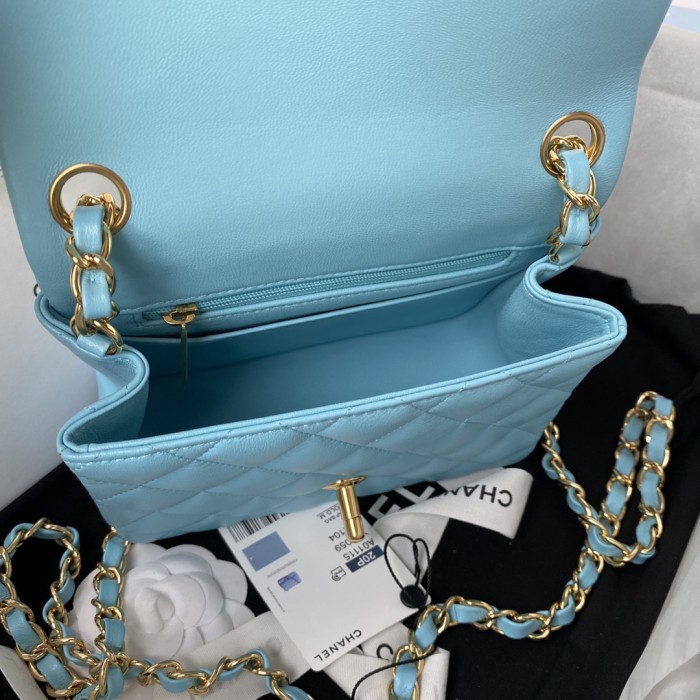 Handbag Chanel size 17 cm