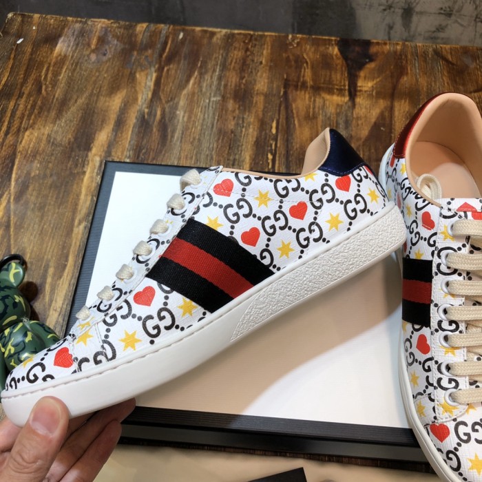 Gucci Ace embroidered sneaker 60