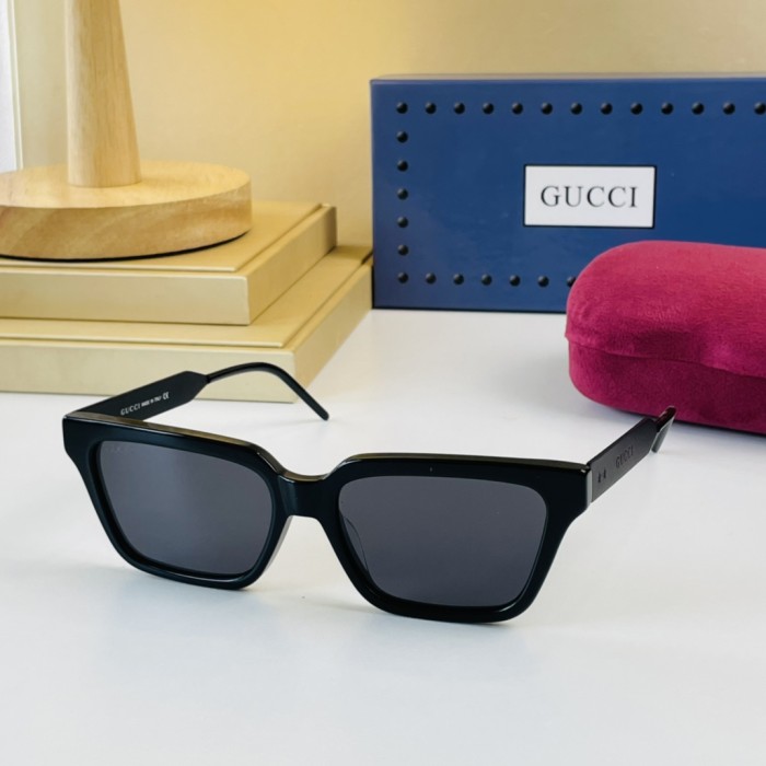 Sunglasses Gucci GG0975S