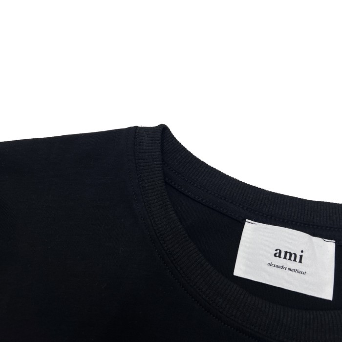 Clothes AMI 1