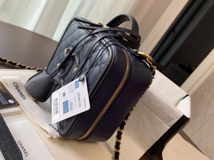 Handbag Chanel size 21 cm