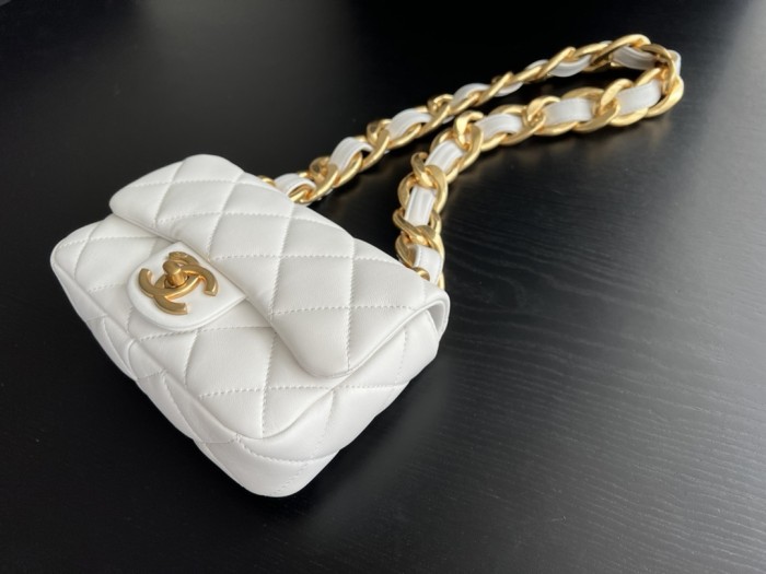 Handbag Chanel size 17 cm