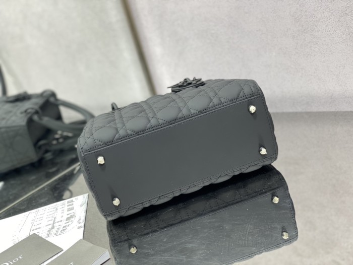 Handbag Dior size 24 cm