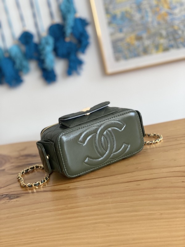 Handbag Chanel AP81231 size 10*17*8.5 cm