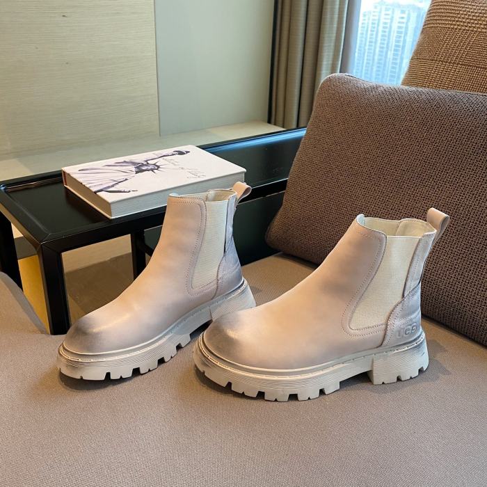 UGG Sneaker 9