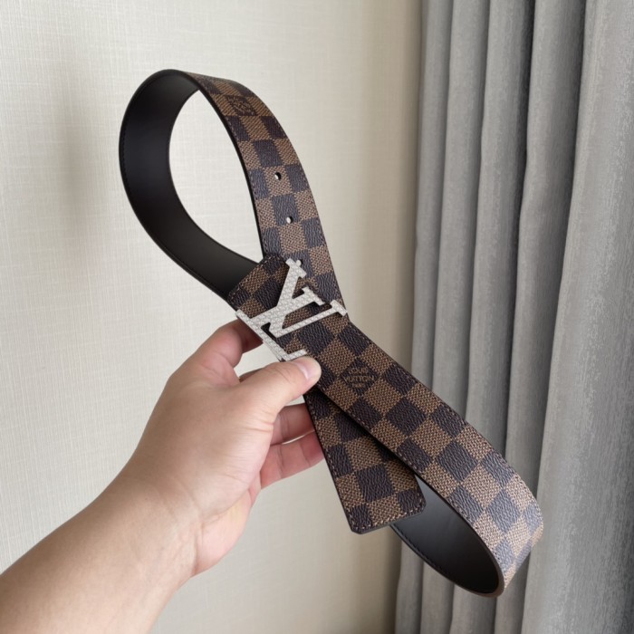Louis Vuitton Belt 6 (width 4cm)