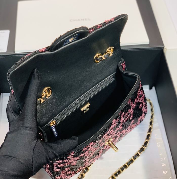 Handbag Chanel size 20 cm