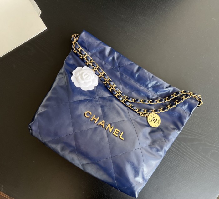 Handbag Chanel size 39cmx42cmx8 cm