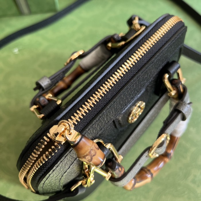 Handbag Gucci 715775 size 20*16*8.5 cm