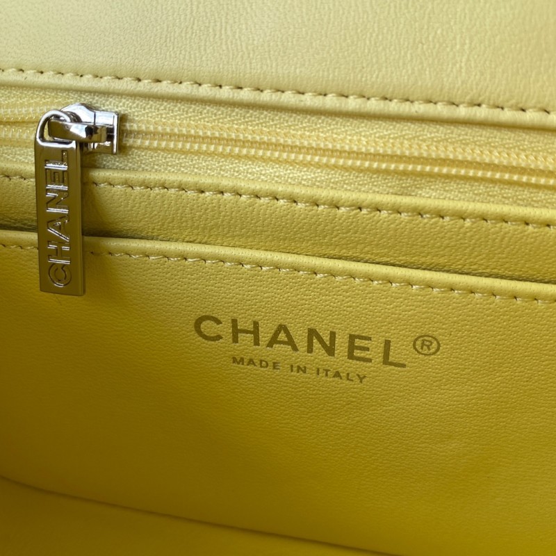 Handbag Chanel size 20 cm