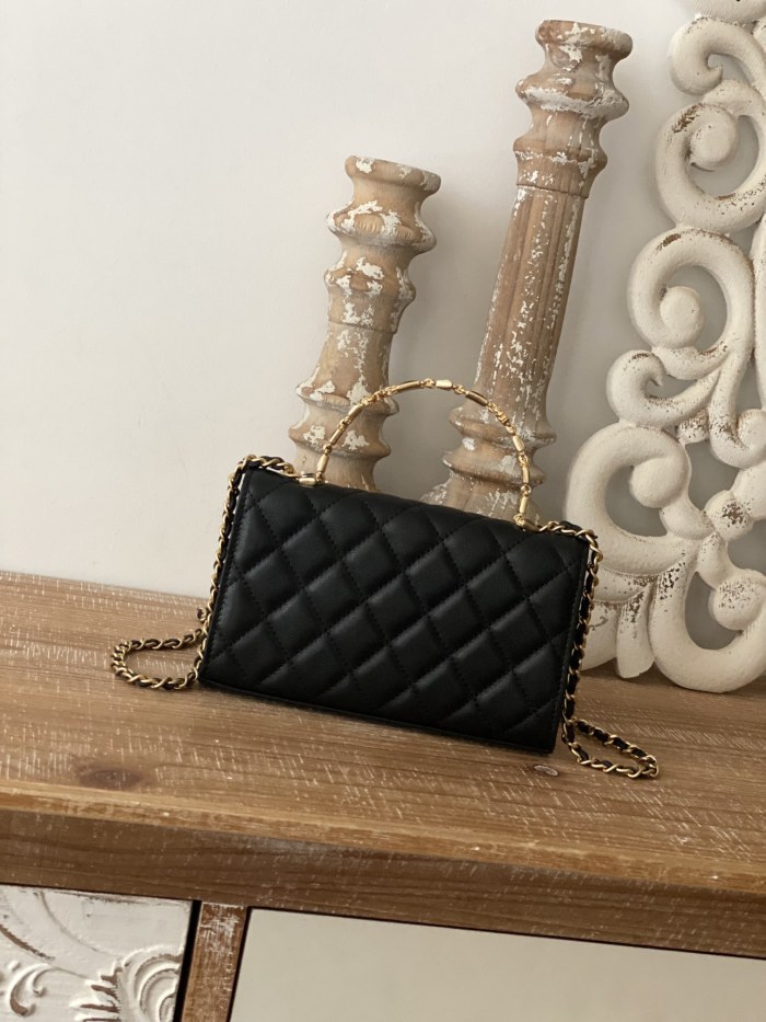 Handbag Chanel AP81214 size 10*18*4.5 cm