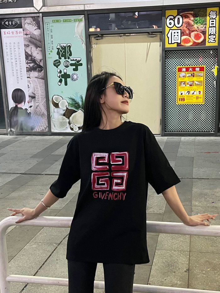 Clothes Givenchy 8