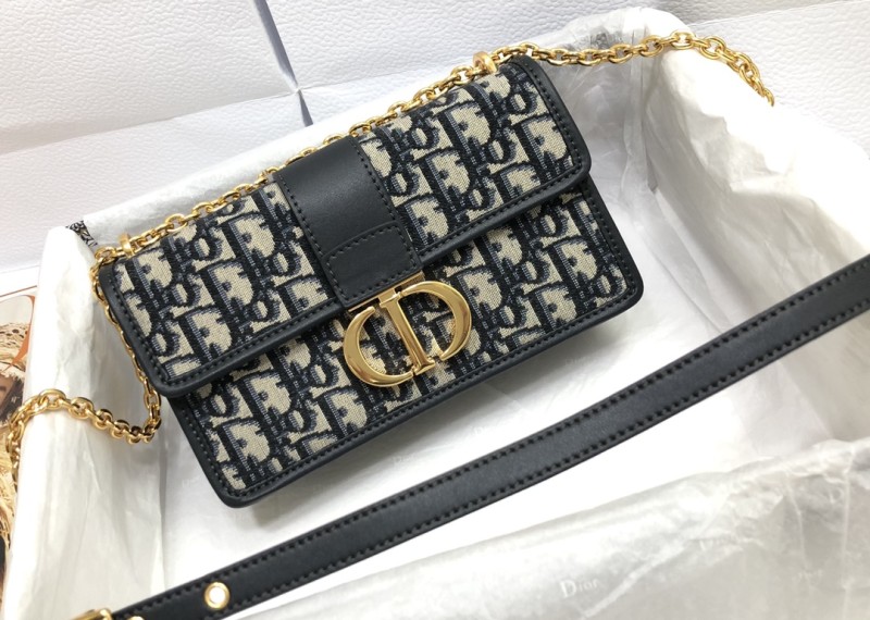 Handbag Dior M9203 size 21.5 x 12 x 6 cm