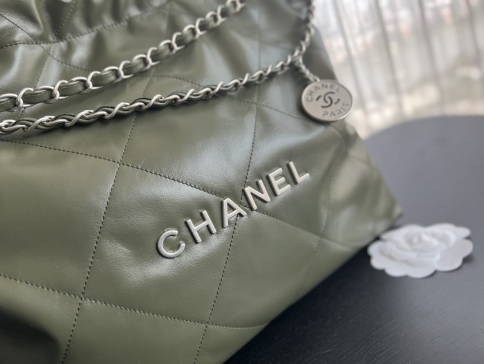 Handbag Chanel size 39cmx42cmx8 cm