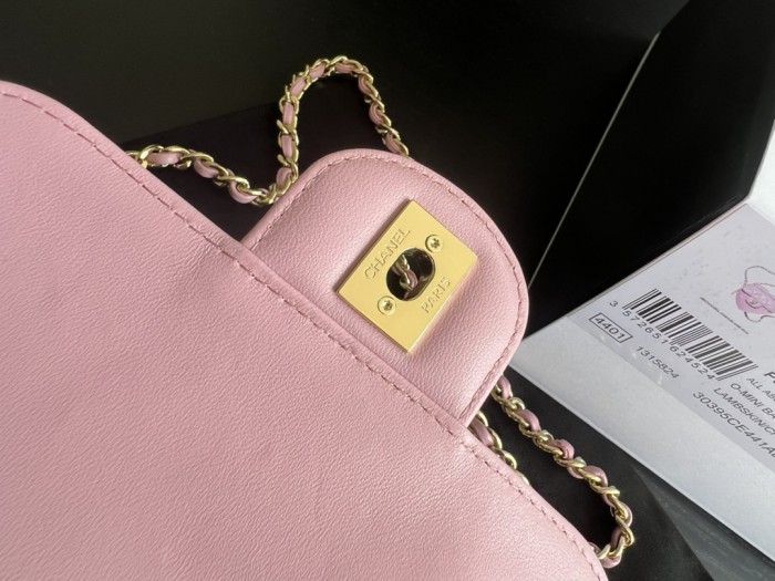 Handbag Chanel size 18cmx17cmx5 cm