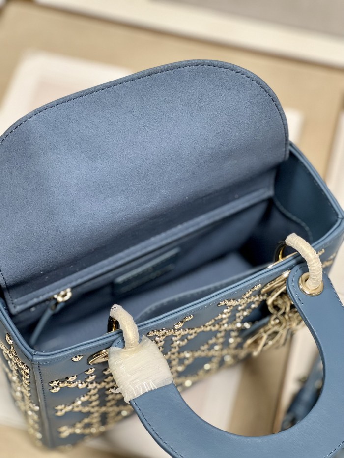 Handbag Dior 0531 size 20×16.5×8 cm