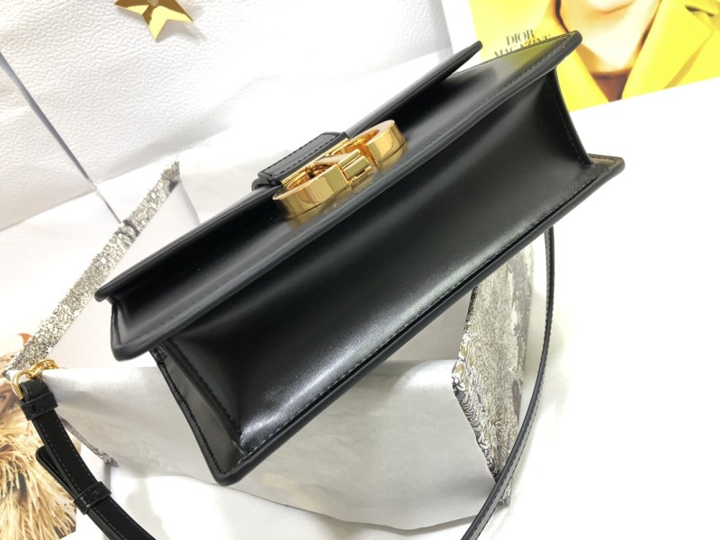 Handbag Dior M9203 size 21.5 x 12 x 6 cm