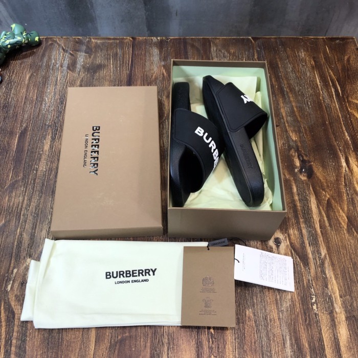 Burberry Slipper 3
