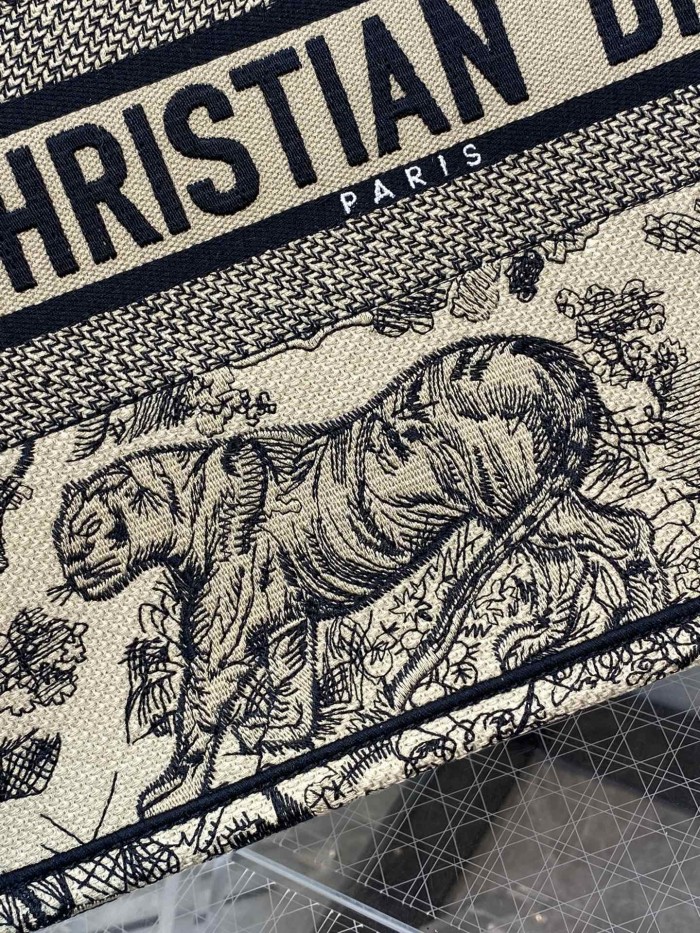 Handbag Dior size 36*18*28 cm