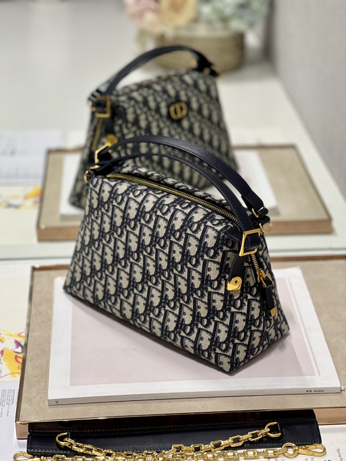 Handbag Dior 5556 size 25×16 cm