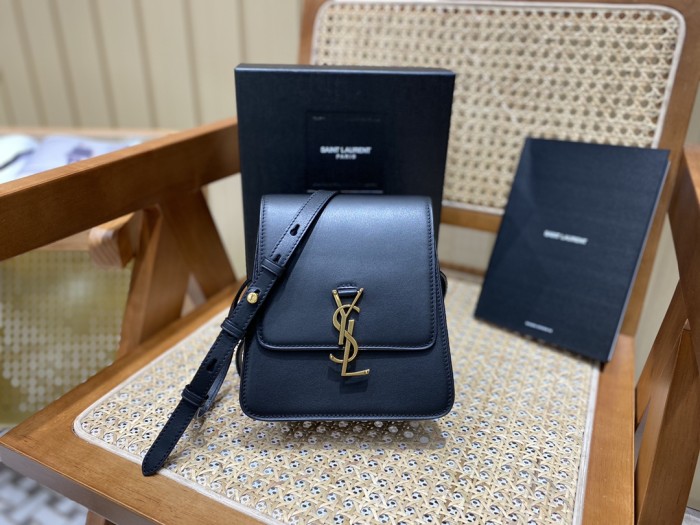 Handbags SAINT LAURENT 668809 size 16×18x6 cm