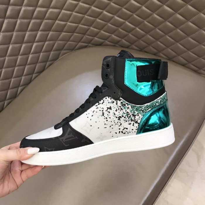 Louis Vuitton Rivoli sneaker 22