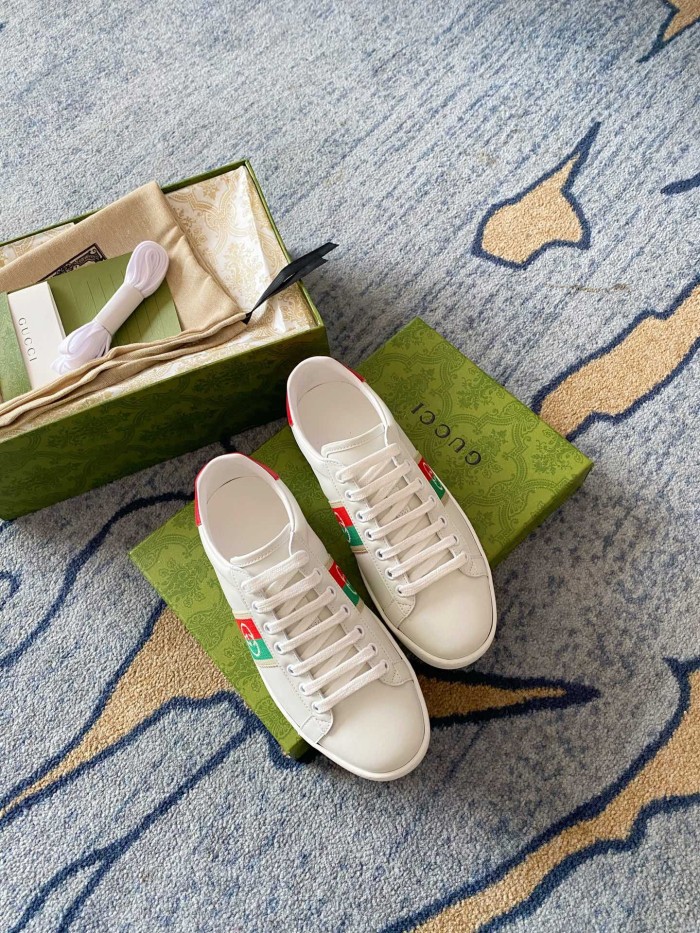 Gucci Women's Ace sneaker with bee sneaker 4