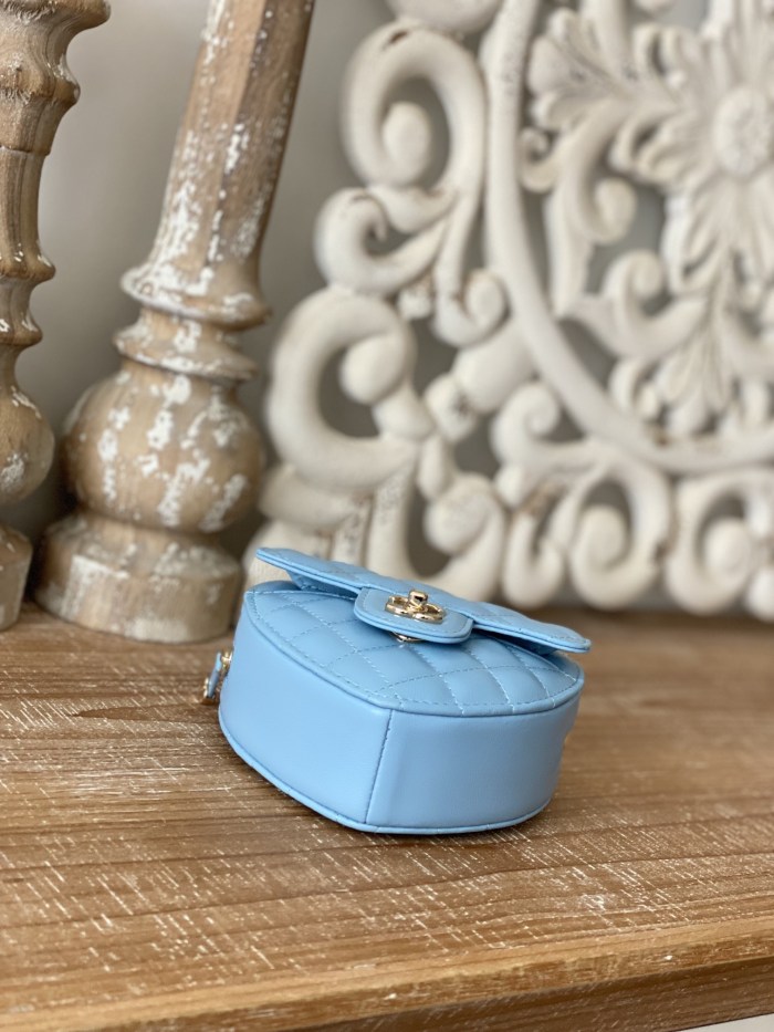 Handbag Chanel 81203 size 12×13×5.5 cm